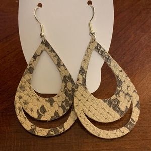 Faux leather earrings with 925 silver